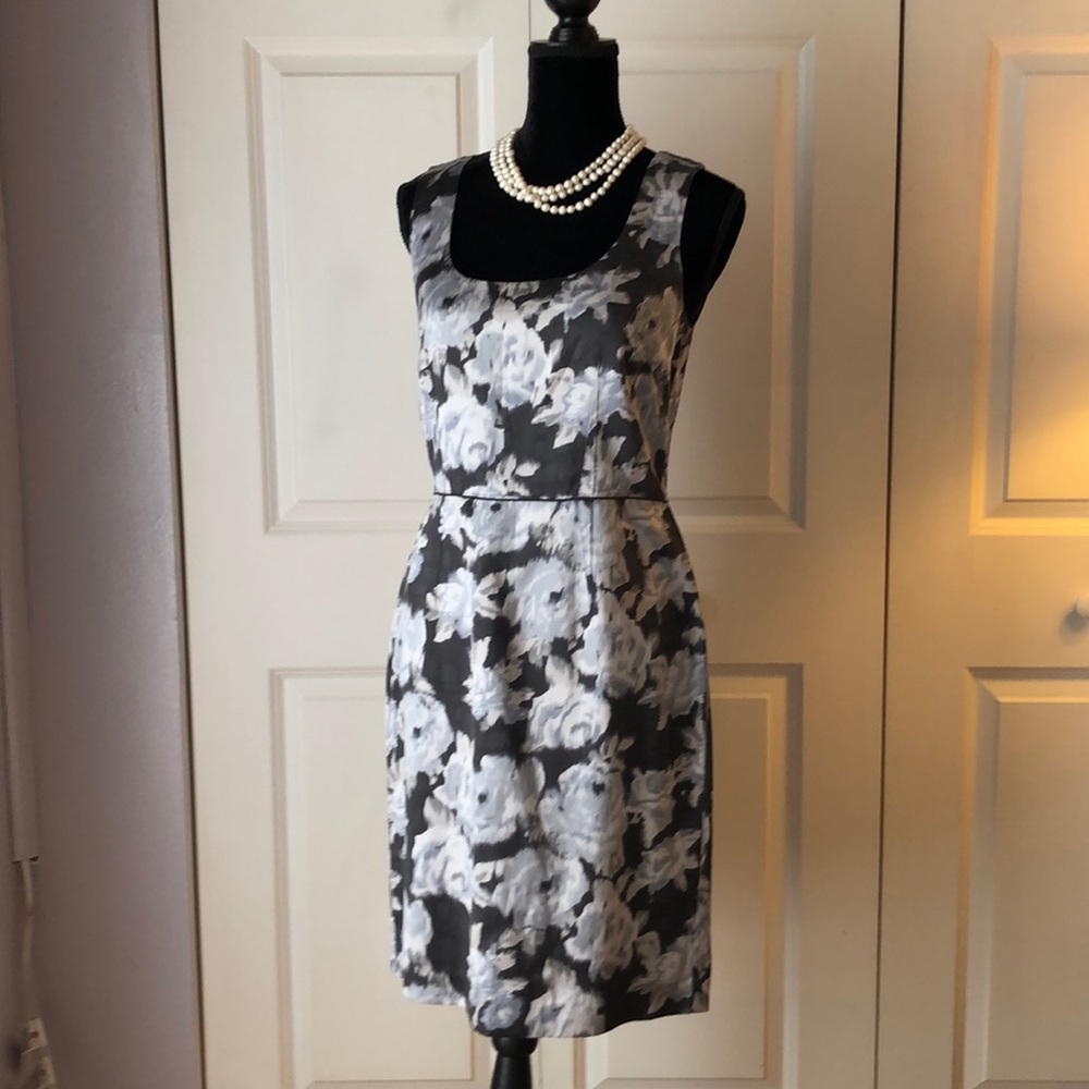 Ann Taylor Black & Gray Floral Print Dress Size 6